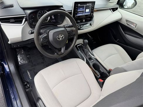 Used 2021 Toyota Corolla LE image 13
