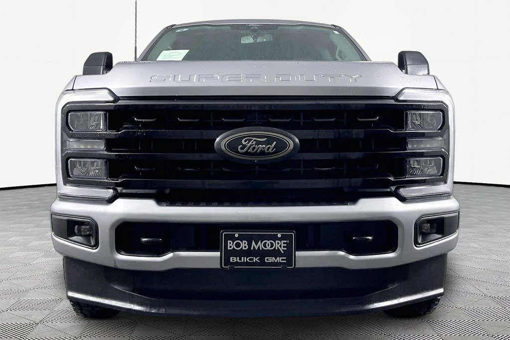 Used 2024 Ford F250 XLT w/ Black Appearance Package AWD/4WD image 2