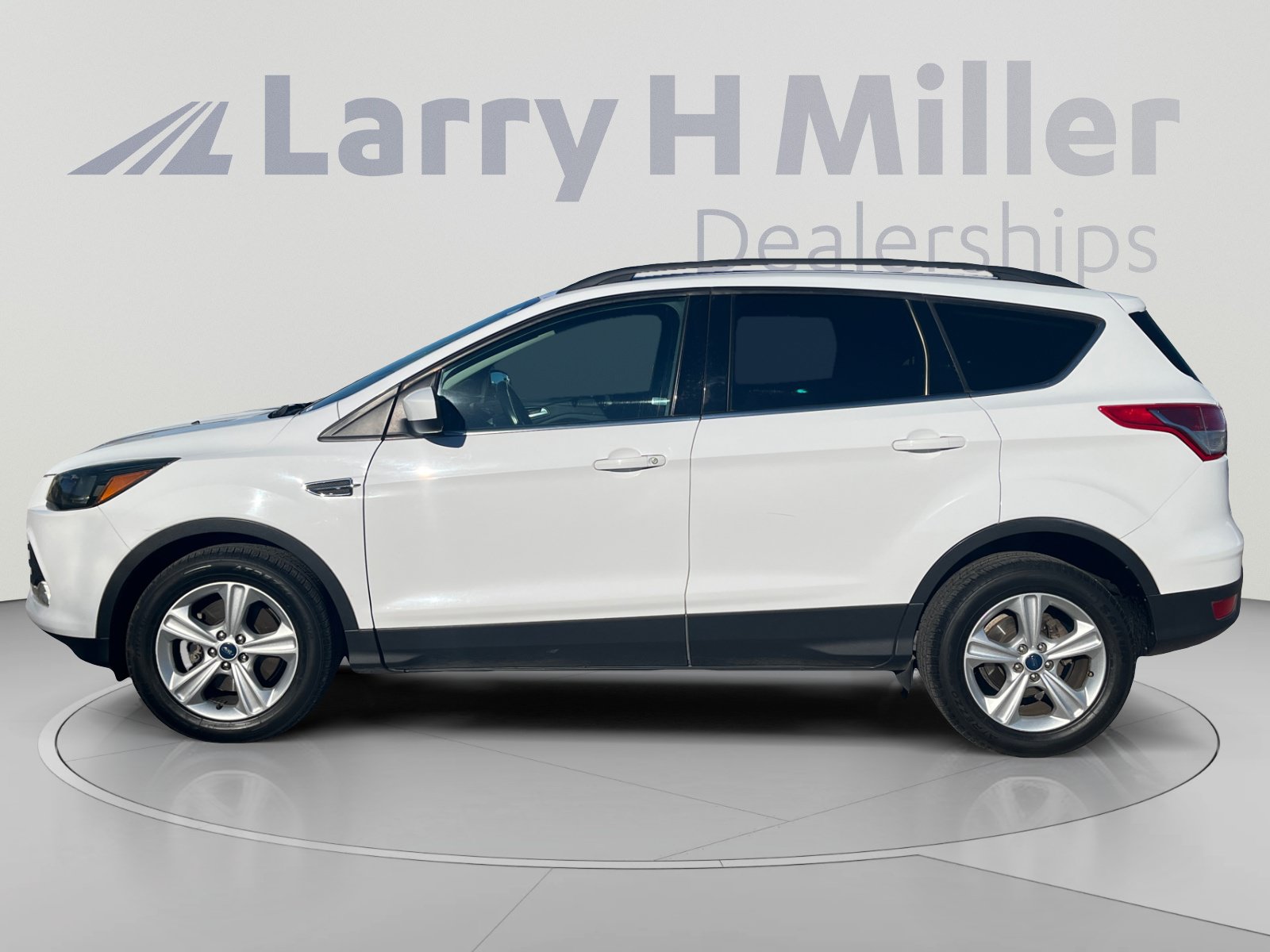 Used 2014 Ford Escape SE w/ Equipment Group 201A FWD image 2