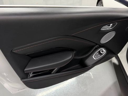 Used 2019 Aston Martin V8 Vantage Coupe RWD image 38
