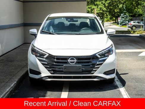 Used 2025 Nissan Versa SV FWD image 2