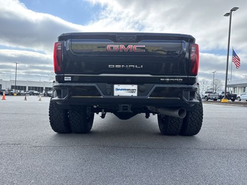 Used 2024 GMC Sierra 3500 Denali w/ Denali Reserve Package image 9