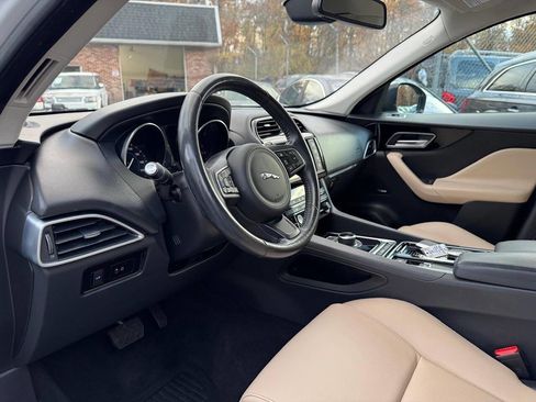 Used 2018 Jaguar F-PACE Premium image 24