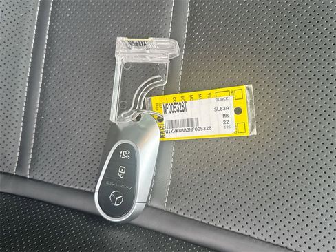 Used 2022 Mercedes-Benz SL 63 AMG 4MATIC image 35