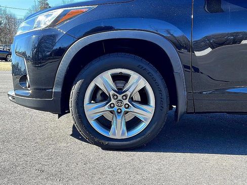Used 2017 Toyota Highlander Limited image 11