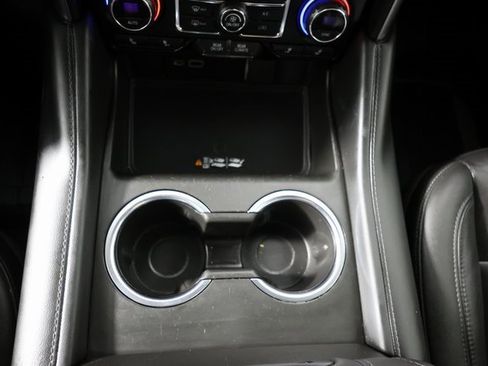 Used 2021 Chevrolet Suburban Z71 image 19