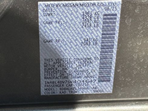 Used 2025 Nissan Altima 2.5 SV FWD image 21
