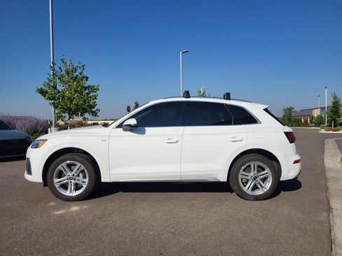 Used 2024 Audi Q5 e Premium w/ Convenience Package AWD/4WD image 2