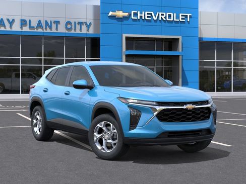 New 2026 Chevrolet Trax LS w/ LS Convenience Package FWD image 7