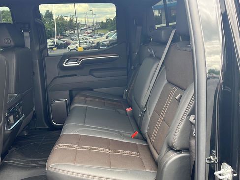Used 2025 Chevrolet Silverado 1500 High Country w/ High Country Premium Package AWD/4WD image 23