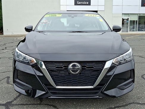 Used 2021 Nissan Sentra SV image 2