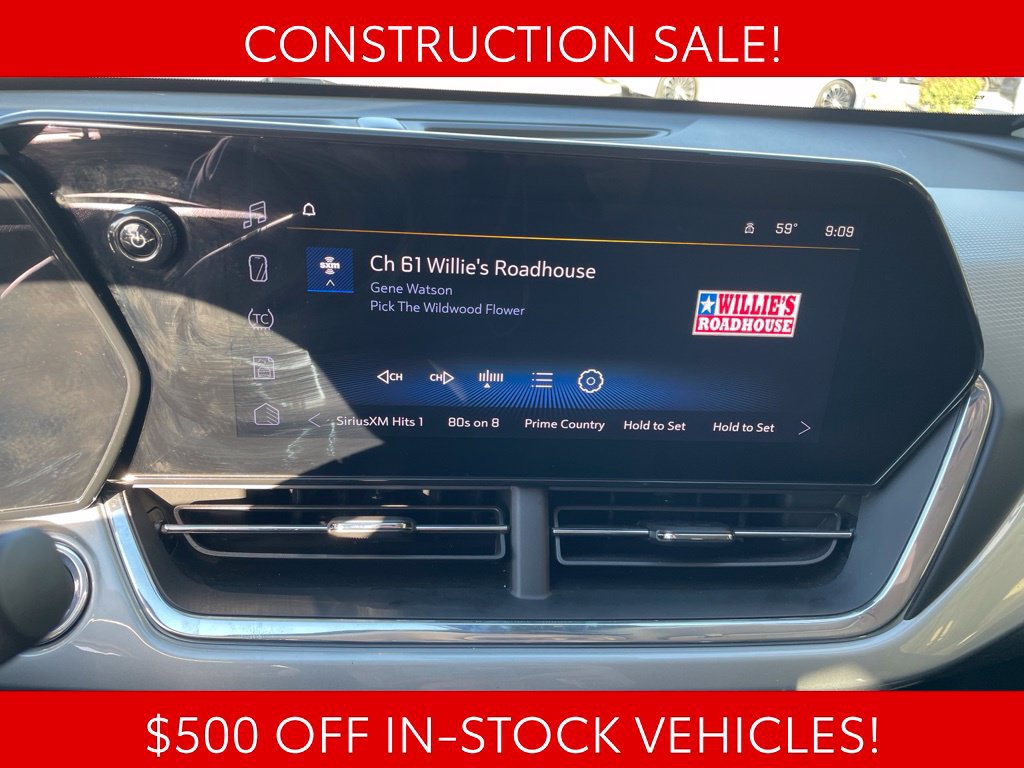 Used 2025 Chevrolet Trax LT FWD image 18