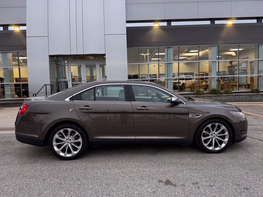 Used 2015 Ford Taurus Limited w/ Equipment Group 301A FWD image 47
