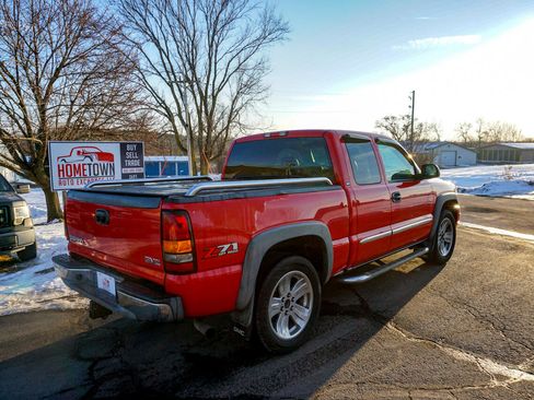 Used 2006 GMC Sierra 1500 SLT w/ Light Duty Power Package image 3
