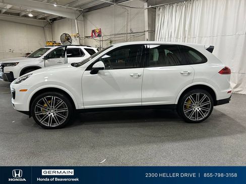Used 2017 Porsche Cayenne AWD/4WD image 5