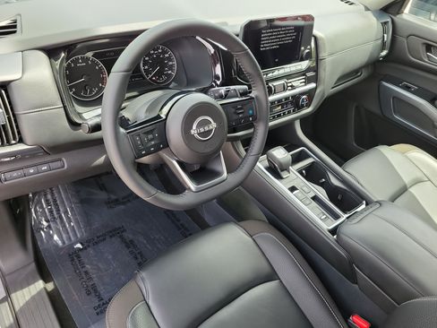 Certified 2024 Nissan Pathfinder SL FWD image 13