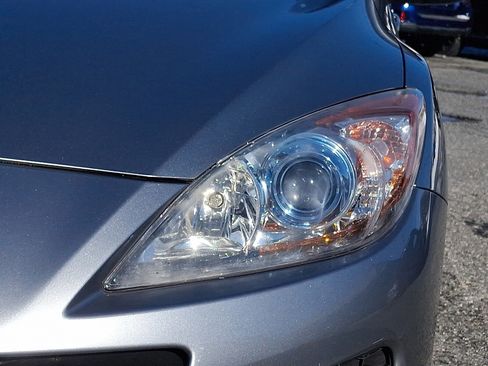 Used 2013 MAZDA MAZDA3 i Touring image 9