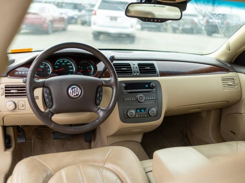 Used 2011 Buick Lucerne CXL image 29