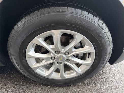 Used 2018 Chevrolet Equinox LT image 12