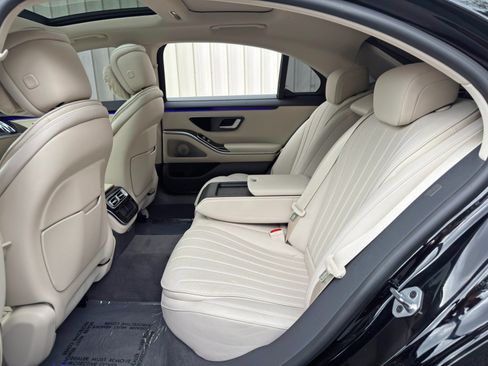 Used 2023 Mercedes-Benz S 500 4MATIC w/ AMG Line image 46