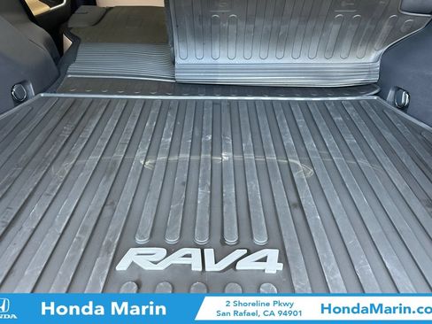 Used 2025 Toyota RAV4 XLE FWD image 18