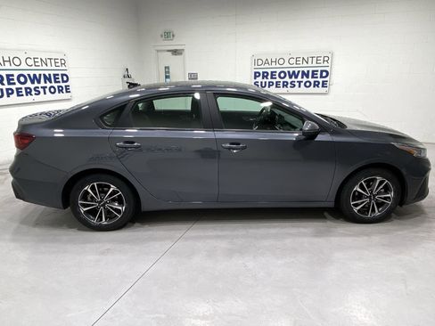 Used 2024 Kia Forte LXS w/ LXS Technology Package FWD image 9