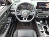 Used 2023 Nissan Altima 2.5 SR w/ SR Premium Package image 2