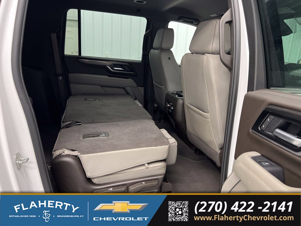 Used 2025 GMC Yukon XL Elevation AWD/4WD image 13