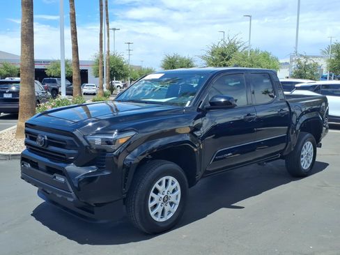 Certified 2025 Toyota Tacoma SR5 AWD/4WD image 8