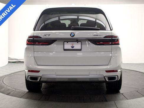Used 2025 BMW X7 xDrive40i w/ Parking Assistance Package AWD/4WD image 4