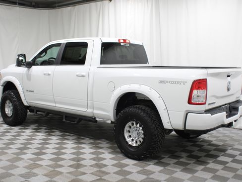 Used 2024 RAM 2500 Big Horn w/ Sport Appearance Package image 32
