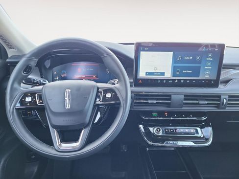 Used 2024 Lincoln Corsair Reserve w/ Towing Package image 13