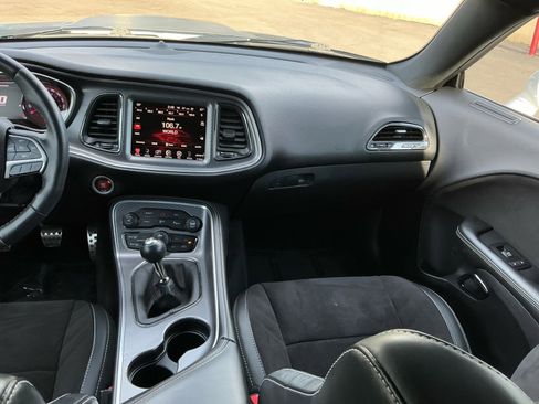 Used 2015 Dodge Challenger SRT Hellcat image 17