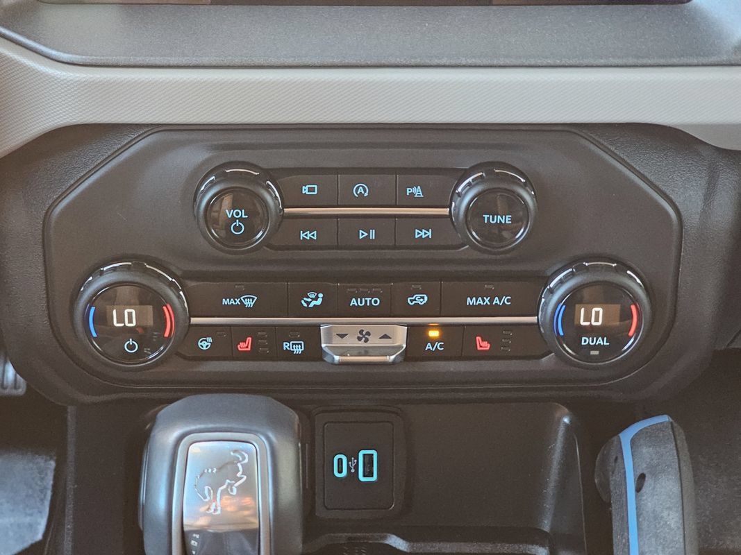 Used 2024 Ford Bronco Wildtrak AWD/4WD image 30