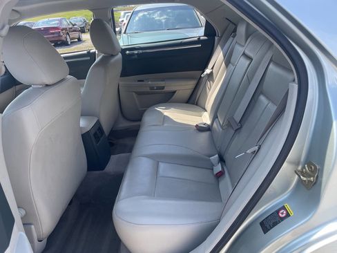 Used 2006 Chrysler 300 Touring w/ Sound Group image 9