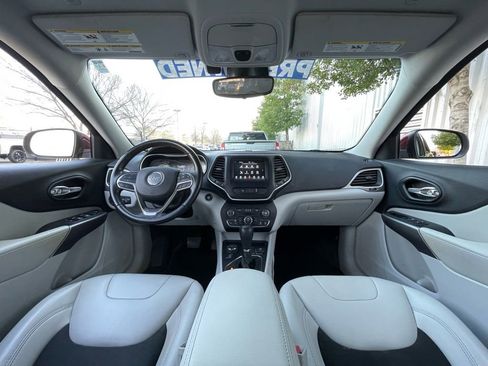 Used 2021 Jeep Cherokee Latitude Plus image 29