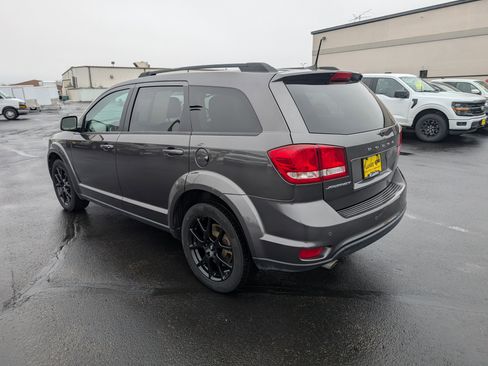 Used 2019 Dodge Journey SE image 6