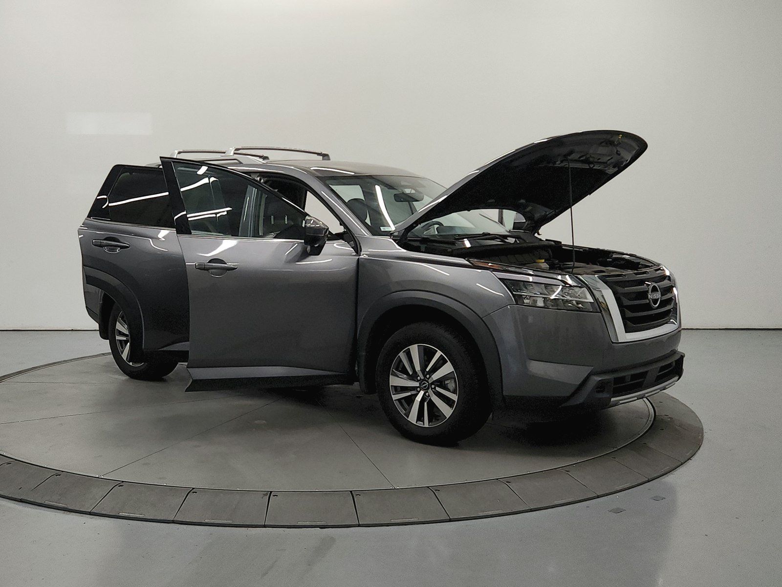 Used 2024 Nissan Pathfinder SL FWD image 10
