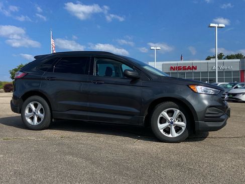 Used 2020 Ford Edge SE FWD image 1