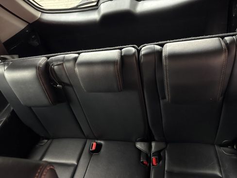 Used 2018 Toyota Highlander XLE AWD/4WD image 22