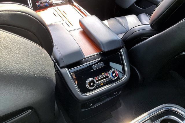 Used 2019 Lincoln Navigator Reserve AWD/4WD image 10