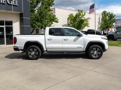 Used 2024 GMC Canyon AT4 w/ AT4 Premium Package AWD/4WD image 8