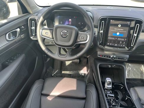 New 2026 Volvo XC40 B5 Ultra w/ Climate Package AWD/4WD image 17