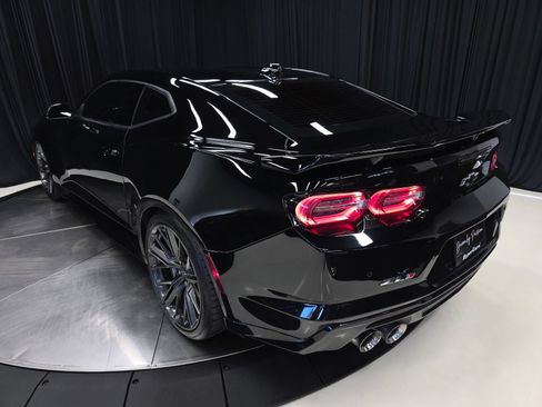 Used 2021 Chevrolet Camaro ZL1 RWD image 56