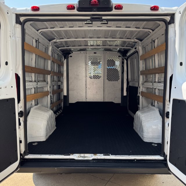 Used 2025 RAM ProMaster 2500 w/ U-Haul Equipment Group FWD image 7