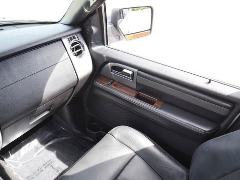 Used 2016 Ford Expedition Platinum AWD/4WD image 24