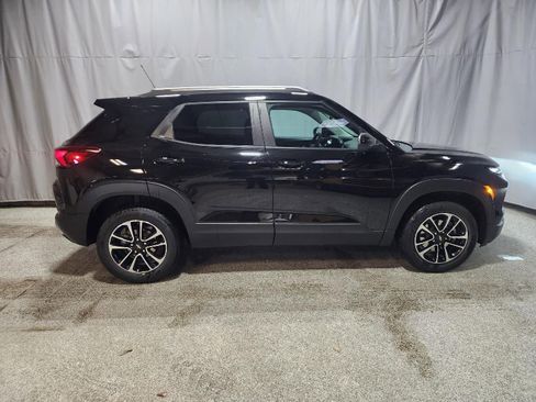 Used 2025 Chevrolet TrailBlazer LT image 4