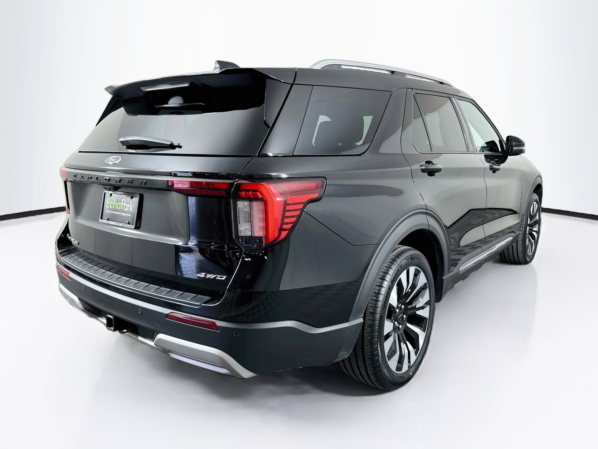 Used 2025 Ford Explorer Platinum w/ LUX Leather Package AWD/4WD image 9
