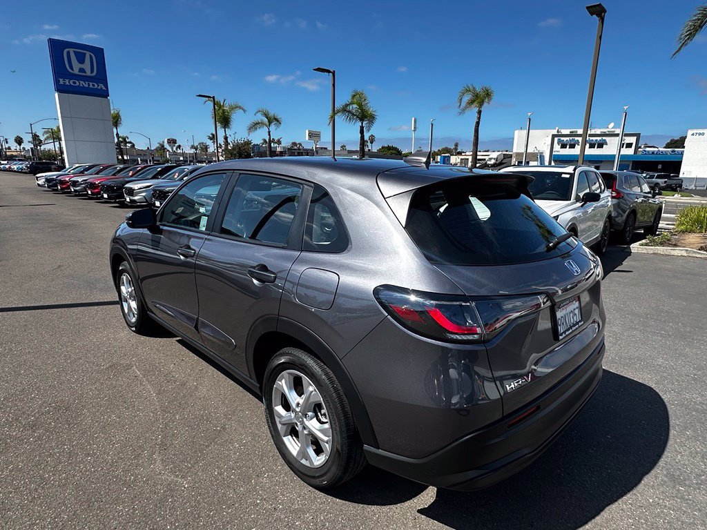 Certified 2025 Honda HR-V LX image 6
