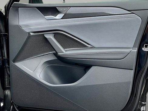 New 2026 Volkswagen Tiguan SE image 26